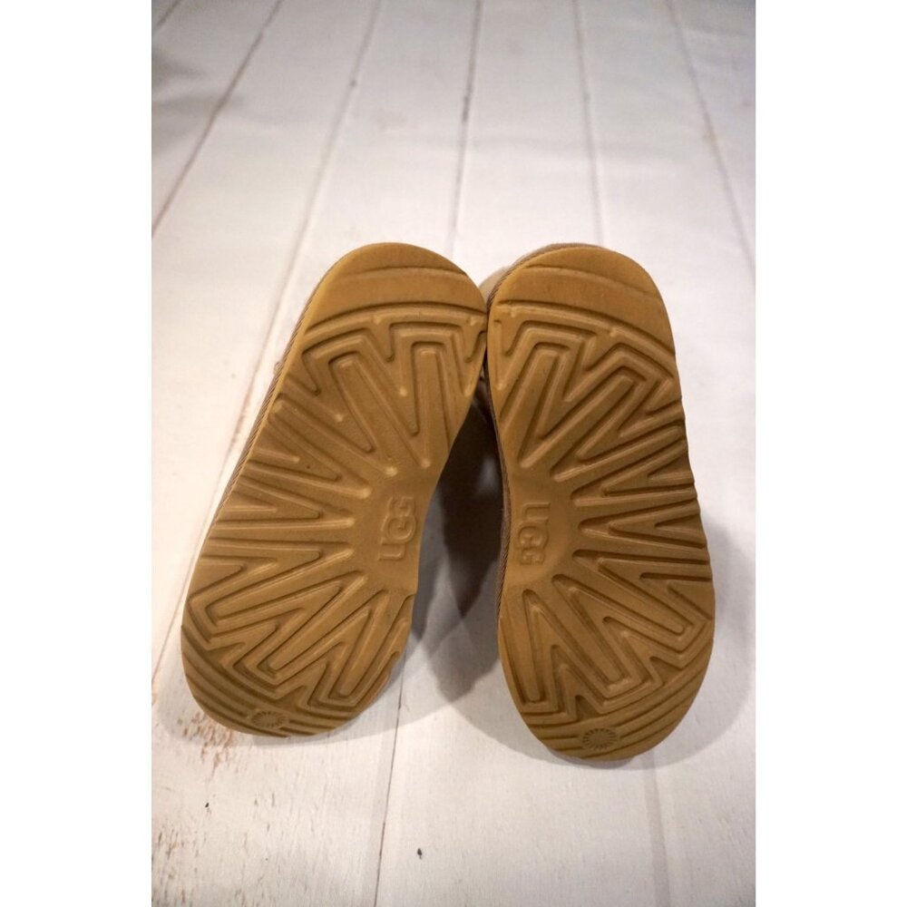 Ugg Brown Suede Star Print Girls Boots – Size 2 - Picture 9 of 13